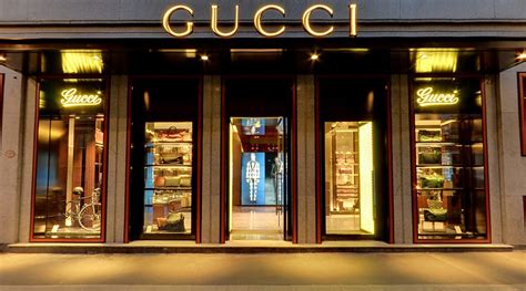 gucci montenapoleone|Milano Monte Napoleone Flagship .